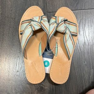 Brand new target universal thread sandals with tags! Size 8!